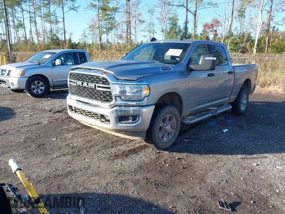 2024 Ram 2500 Big Horn with VIN 3C6UR5DJXRG100582, listed as a IAAI auction lot 41084881 with 29,160 mi miles. Bid and sale history available at carsss.com. Image 2.