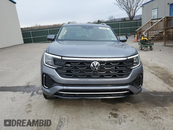 2024 Volkswagen Atlas SEL Premium R-Line with VIN 1V2FR2CAXRC537792, listed as a Copart auction lot 52522895 with 27,211 mi miles and Salvage title. Bid and sale history available at DreamBid. Image 5.