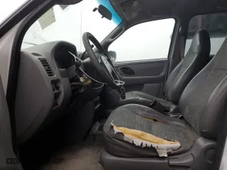 2001 Ford Escape XLS with VIN 1FMYU01191KA29996, listed as a Copart auction lot 86362534 with 265,271 mi miles and Salvage Title. Bid and sale history available at carsss.com. Image 7.