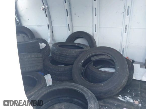 2021 Chevrolet Express Cargo z VIN 1GCWGAFP0M1256641, wystawiony jako IAAI lot #41555820 z przebiegiem Nie podano mil oraz . Historia ofert i sprzedaży dostępna na DreamBid. Obrazek 8.