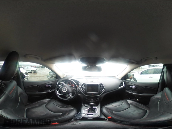 2016 Jeep Cherokee Trailhawk z VIN 1C4PJMBS0GW155379, wystawiony jako IAAI lot #41472352 z przebiegiem 116 036 mil mil oraz . Historia ofert i sprzedaży dostępna na DreamBid. Obrazek 18.