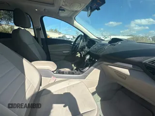2013 Ford Escape SE с VIN 1FMCU9G95DUD25554, выставлен на аукционе Copart как лот 45386085 с пробегом Не указан миль и Чистый • Clean title. История ставок и продаж доступна на DreamBid. Изображение 5.