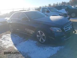 2019 Mercedes-Benz E-Class E 300 with VIN WDDZF4JB2KA526498, listed as a IAAI auction lot 40994058 with 74,282 mi miles. Bid and sale history available at carsss.com. Image 1.