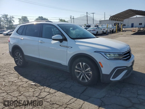 2022 Volkswagen Tiguan S with VIN 3VV1B7AXXNM120171, listed as a Copart auction lot 55880305 with 49,830 mi miles and Salvage title. Bid and sale history available at DreamBid. Image 4.