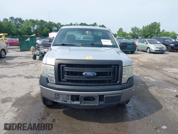 2013 Ford F-150 XL z VIN 1FTMF1CM1DKE52831, wystawiony jako IAAI lot #42401051 z przebiegiem 111 734 mil mil oraz . Historia ofert i sprzedaży dostępna na DreamBid. Obrazek 12.