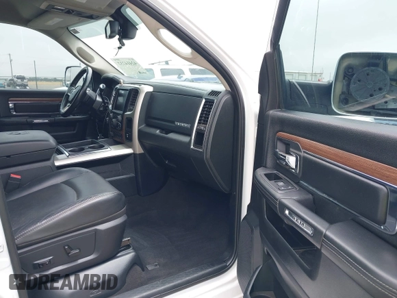 2015 Ram 2500 Laramie с VIN 3C6UR5NL3FG548061, выставлен на аукционе IAAI как лот 42414732 с пробегом 204 608 миль миль и . История ставок и продаж доступна на DreamBid. Изображение 5.