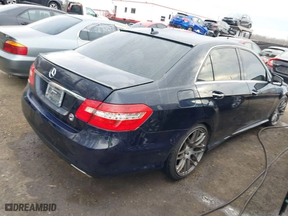 2010 Mercedes-Benz E-Class E 350 Luxury with VIN WDDHF8HB6AA119176, listed as a IAAI auction lot 41630776 with 149,239 mi miles. Bid and sale history available at carsss.com. Image 4.