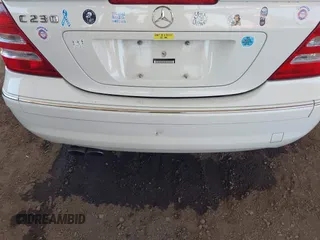 2007 Mercedes-Benz C 230 Sport z VIN WDBRF52HX7F903574, wystawiony jako IAAI lot #42350529 z przebiegiem 230 516 mil mil oraz . Historia ofert i sprzedaży dostępna na DreamBid. Obrazek 6.