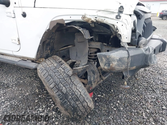2017 Jeep Wrangler Unlimited Sport with VIN 1C4BJWDG2HL520081, listed as a IAAI auction lot 41916923 with 73,592 mi miles. Bid and sale history available at carsss.com. Image 6.