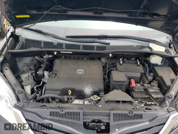 2015 Toyota Sienna LE AAS z VIN 5TDKK3DCXFS541460, wystawiony jako Copart lot #58171725 z przebiegiem 192 174 mil mil oraz Szkoda całkowita • Salvage title. Historia ofert i sprzedaży dostępna na DreamBid. Obrazek 12.