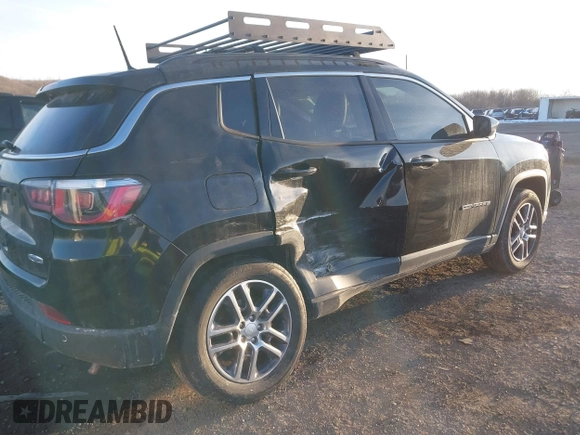 2018 Jeep Compass Altitude with VIN 3C4NJDBB5JT117506, listed as a IAAI auction lot 41447381 with 93,577 mi miles and . Bid and sale history available at carsss.com. Image 6.