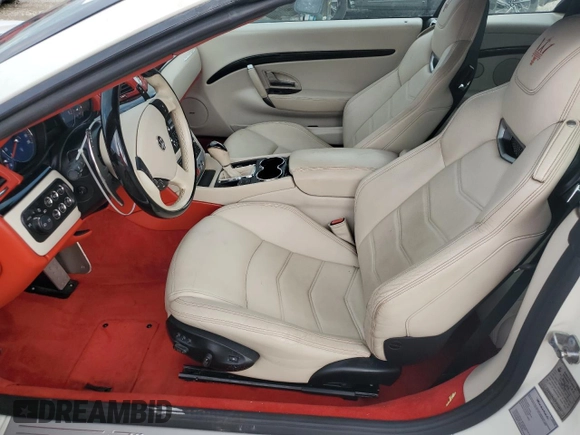 2015 Maserati GranTurismo Sport z VIN ZAM45VMA2F0154541, wystawiony jako Copart lot #79026524 z przebiegiem 38 791 mil mil oraz Nie do naprawy • Non repairable. Historia ofert i sprzedaży dostępna na DreamBid. Obrazek 7.