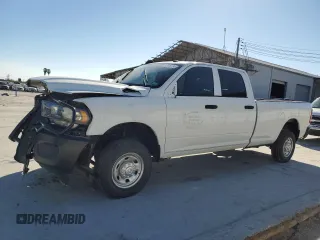 2023 Ram 2500 Tradesman z VIN 3C6UR5HJ0PG610057, wystawiony jako Copart lot #81126784 z przebiegiem 21 105 mil mil oraz Szkoda całkowita • Salvage title. Historia ofert i sprzedaży dostępna na DreamBid. Obrazek 1.
