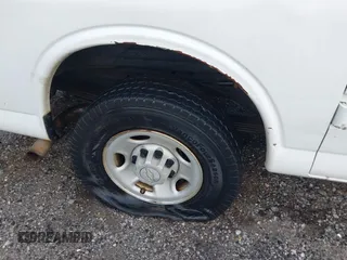 2008 Chevrolet Express Cargo Van with VIN 1GCGG25C681175724, listed as a IAAI auction lot 41696996 with 201,312 mi miles. Bid and sale history available at carsss.com. Image 13.