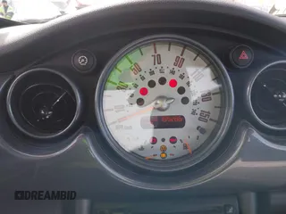 2003 MINI Hardtop S z VIN WMWRE33433TD72153, wystawiony jako IAAI lot #41601153 z przebiegiem 185 286 mil mil oraz . Historia ofert i sprzedaży dostępna na DreamBid. Obrazek 7.