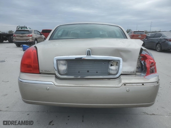 2003 Lincoln Town Car Signature with VIN 1LNHM82W83Y616313, listed as a Copart auction lot 44322305 with 0 mi miles and Salvage Title. Bid and sale history available at carsss.com. Image 6.