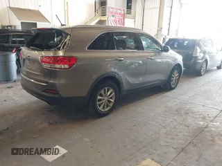 2017 Kia Sorento LX with VIN 5XYPGDA57HG199307, listed as a IAAI auction lot 41967654 with 88,112 mi miles and . Bid and sale history available at carsss.com. Image 4.