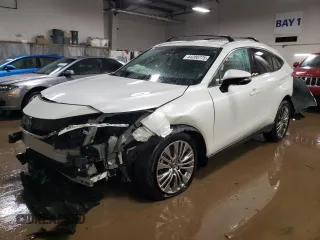2023 Toyota Venza LE with VIN JTEAAAAH6PJ134653, listed as a Copart auction lot 44200775 with 21,743 mi miles and Salvage Title. Bid and sale history available at carsss.com. Image 1.