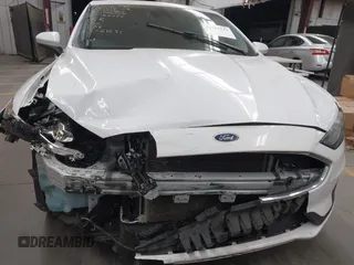 2020 Ford Fusion SE with VIN 3FA6P0H70LR155777, listed as a IAAI auction lot 41719123 with 61,531 mi miles. Bid and sale history available at carsss.com. Image 6.