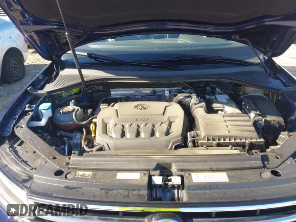 2024 Volkswagen Tiguan Wolfsburg Edition with VIN 3VV6B7AX5RM225695, listed as a IAAI auction lot 42329930 with 7,628 mi miles and . Bid and sale history available at DreamBid. Image 10.