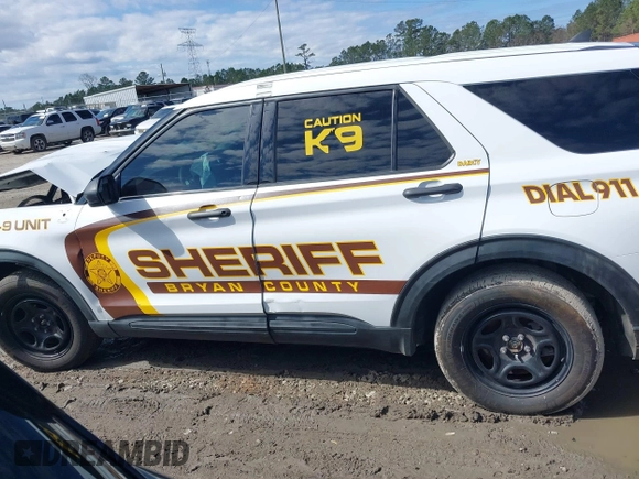 2022 Ford Police Interceptor Utility z VIN 1FM5K8AB9NGA26864, wystawiony jako IAAI lot #41629292 z przebiegiem Nie podano mil oraz . Historia ofert i sprzedaży dostępna na DreamBid. Obrazek 14.
