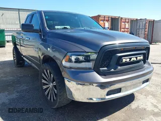 2015 Ram 1500 SLT z VIN 1C6RR6GG9FS646144, wystawiony jako IAAI lot #41627582 z przebiegiem 203 818 mil mil oraz . Historia ofert i sprzedaży dostępna na DreamBid. Obrazek 1.