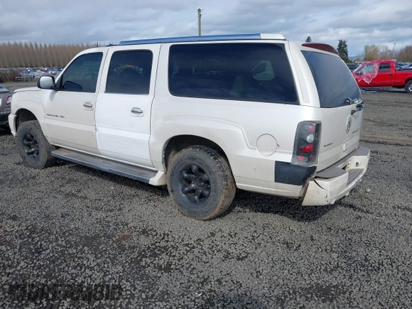 2005 Cadillac Escalade ESV z VIN 3GYFK66N05G126950, wystawiony jako IAAI lot #41767693 z przebiegiem 273 533 mil mil oraz . Historia ofert i sprzedaży dostępna na DreamBid. Obrazek 3.