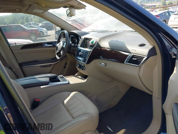 2014 Mercedes-Benz GL 450 с VIN 4JGDF7CE6EA325717, выставлен на аукционе IAAI как лот 42567112 с пробегом 131 186 миль миль и . История ставок и продаж доступна на DreamBid. Изображение 5.