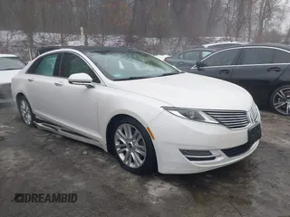 2014 Lincoln MKZ with VIN 3LN6L2G9XER811972, listed as a IAAI auction lot 41570221 with 79,725 mi miles. Bid and sale history available at carsss.com. Image 1.