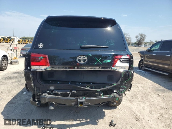 2021 Toyota Land Cruiser z VIN JTMCY7AJ9M4101638, wystawiony jako Copart lot #49609434 z przebiegiem 58 817 mil mil oraz Szkoda całkowita • Salvage title. Historia ofert i sprzedaży dostępna na DreamBid. Obrazek 6.