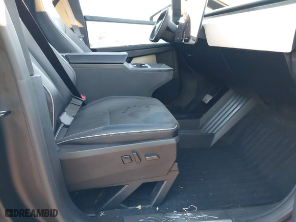 2024 Tesla Cybertruck with VIN 7G2CEHED7RA015449, listed as a IAAI auction lot 40761545 with 9,329 mi miles. Bid and sale history available at carsss.com. Image 5.