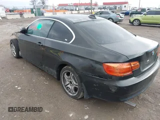2008 BMW 3 Series 328xi z VIN WBAWC33568PD08951, wystawiony jako IAAI lot #41572838 z przebiegiem Nie podano mil oraz . Historia ofert i sprzedaży dostępna na DreamBid. Obrazek 3.