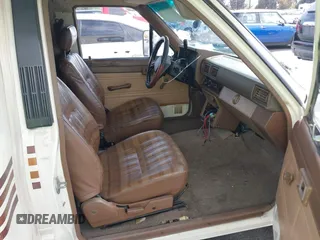 1987 Toyota Pickup с VIN JT5RN75U1G0009955, выставлен на аукционе IAAI как лот 42009064 с пробегом 120 221 миль миль и . История ставок и продаж доступна на DreamBid. Изображение 5.