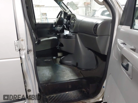 2006 Ford Econoline Passenger XL with VIN 1FMRE11L66HA02929, listed as a IAAI auction lot 41660473 with 152,607 mi miles and . Bid and sale history available at DreamBid. Image 5.