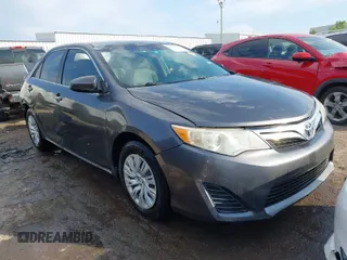 2012 Toyota Camry L z VIN 4T4BF1FK0CR271113, wystawiony jako IAAI lot #40535321 z przebiegiem 153 078 mil mil oraz . Historia ofert i sprzedaży dostępna na DreamBid. Obrazek 1.
