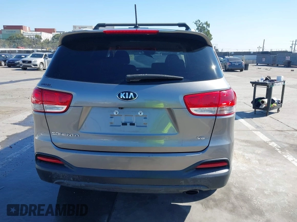 2018 Kia Sorento LX V6 with VIN 5XYPGDA57JG344609, listed as a IAAI auction lot 41626989 with 1 mi miles. Bid and sale history available at carsss.com. Image 16.