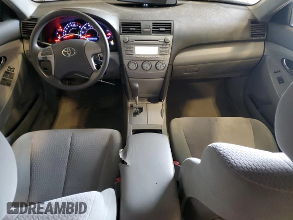 2010 Toyota Camry z VIN 4T1BF3EK9AU009577, wystawiony jako Copart lot #57699745 z przebiegiem 201 492 mil mil oraz Czysty tytuł • Clean title. Historia ofert i sprzedaży dostępna na DreamBid. Obrazek 8.