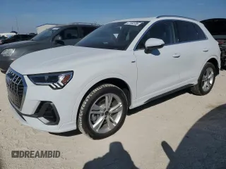 2024 Audi Q3 S line Premium z VIN WA1DECF39R1137946, wystawiony jako Copart lot #47194135 z przebiegiem 3110 mil mil oraz Szkody całkowita. Historia ofert i sprzedaży dostępna na DreamBid. Obrazek 1.