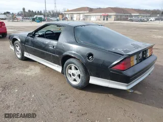 1992 Chevrolet Camaro RS with VIN 1G1FP23E1NL143868, listed as a IAAI auction lot 41702662 with 187,338 mi miles. Bid and sale history available at carsss.com. Image 3.