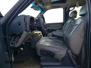 2002 Chevrolet Suburban LT with VIN 1GNFK16T02J261631, listed as a Copart auction lot 46933875 with Not provided miles and Salvage title. Bid and sale history available at DreamBid. Image 7.