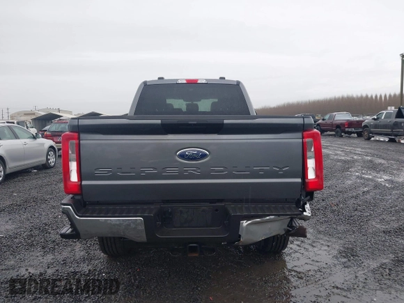 2024 Ford Super Duty F-250 SRW XL with VIN 1FT7W2BT5RED24013, listed as a IAAI auction lot 41206461 with 40,565 mi miles. Bid and sale history available at carsss.com. Image 16.