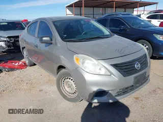 2014 Nissan Versa SV with VIN 3N1CN7AP8EL828670, listed as a IAAI auction lot 41584783 with 154,769 mi miles. Bid and sale history available at carsss.com. Image 1.