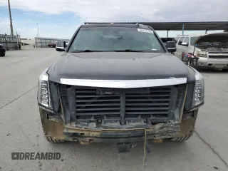 2016 Cadillac Escalade Platinum z VIN 1GYS4DKJ8GR125323, wystawiony jako Copart lot #89147295 z przebiegiem 131 657 mil mil oraz Szkody całkowita. Historia ofert i sprzedaży dostępna na DreamBid. Obrazek 5.
