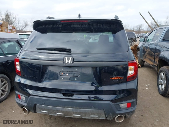 2022 Honda Passport TrailSport with VIN 5FNYF8H60NB011632, listed as a IAAI auction lot 41779705 with 42,038 mi miles. Bid and sale history available at carsss.com. Image 17.