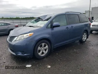 2017 Toyota Sienna LE Auto Access Seat with VIN 5TDKZ3DCXHS853244, listed as a Copart auction lot 63402415 with 76,182 mi miles and Salvage title. Bid and sale history available at DreamBid. Image 1.