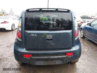 2011 Kia Soul + with VIN KNDJT2A2XB7279023, listed as a IAAI auction lot 41979158 with 178,573 mi miles. Bid and sale history available at carsss.com. Image 17.