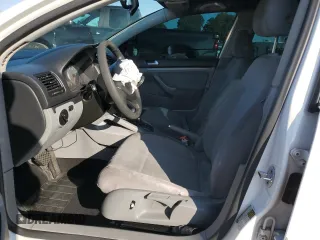 2007 Volkswagen Rabbit with VIN WVWDR71K37W147792, listed as a Copart auction lot 86113934 with 172,936 mi miles and Salvage Title. Bid and sale history available at carsss.com. Image 7.