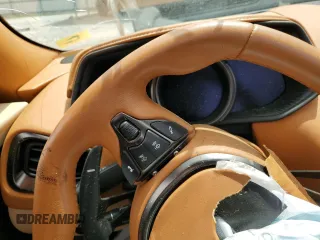 2022 Aston Martin DB11 z VIN SCFRMFCW6NGM11398, wystawiony jako Copart lot #53825715 z przebiegiem Nie podano mil oraz Szkody całkowita. Historia ofert i sprzedaży dostępna na DreamBid. Obrazek 9.