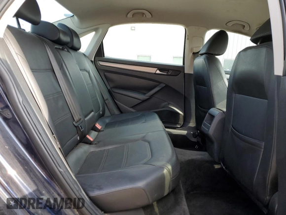 2015 Volkswagen Passat S with VIN 1VWAS7A38FC079955, listed as a Copart auction lot 85233014 with 133,305 mi miles and Salvage title. Bid and sale history available at DreamBid. Image 10.