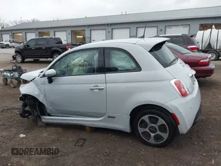 2017 FIAT 500e with VIN 3C3CFFGE1HT550018, listed as a IAAI auction lot 40730795 with 1 mi miles. Bid and sale history available at carsss.com. Image 14.